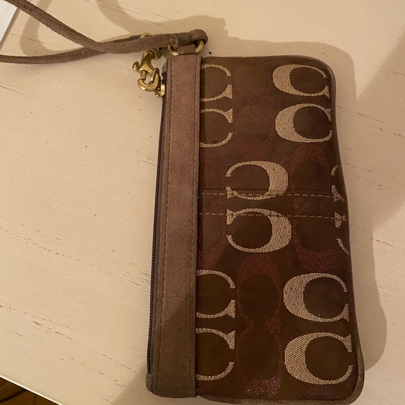 Coach Handbags - Coach wristlet